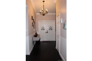 19035 NW 86th Ave, Hialeah, FL 33015, Sold 01/31/21
