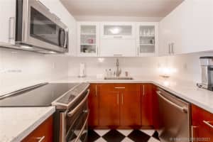 10101 E Bay Harbor Dr, Bay Harbor Islands, FL 33154, Sold 04/28/21