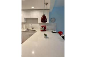 6960 NW 186th St, Hialeah, FL 33015, Sold 04/06/21