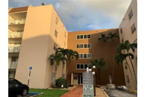 6960 NW 186th St, Hialeah, FL 33015, Sold 02/02/21