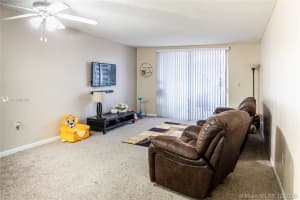 6960 NW 186th St, Hialeah, FL 33015, Sold 02/02/21