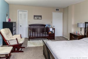 6960 NW 186th St, Hialeah, FL 33015, Sold 02/02/21