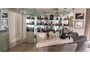 19500 Turnberry Way #15d, Miami, FL 33180, Sold 01/27/22