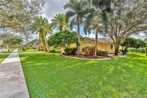10334 SW 23rd Ct, Davie, FL 33324, Sold 12/28/20