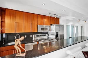 1340 Lincoln Rd, Miami Beach, FL 33139, Sold 04/05/21