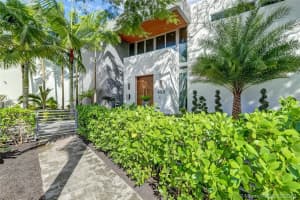 400 Tamarind Dr, Hallandale Beach, FL 33009, Sold 04/28/21