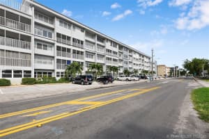 329 SE 3rd St #303s, Hallandale Beach, FL 33009, Sold 01/05/21