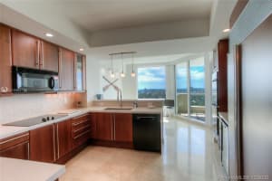 411 N New River Dr E, Fort Lauderdale, FL 33301, Sold 03/18/21
