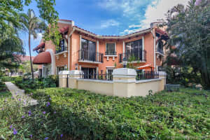 10 Uno Lago Dr, North Palm Beach, FL 33408, Sold 02/10/21