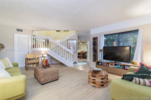 10 Uno Lago Dr, North Palm Beach, FL 33408, Sold 02/10/21