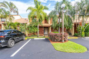 448 SE 14th St, Dania Beach, FL 33004, Sold 12/30/20