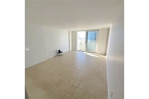 465 Ocean Dr, Miami Beach, FL 33139, Sold 02/02/22