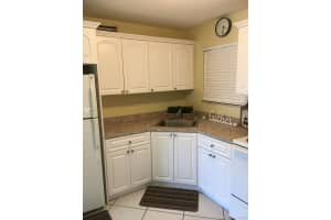 7450 Miami Lakes Dr APT C205, Miami Lakes, FL 33014, Sold 01/08/21