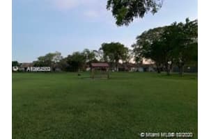 5540 Lakewood Cir S, Margate, FL 33063, Sold 12/04/20