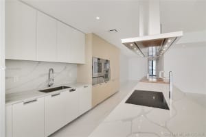 15701 Collins Ave Suite 4401, Sunny Isles Beach, FL 33160, Sold 03/01/21