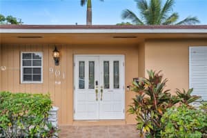 901 NW 207th St, Miami, FL 33169, Sold 03/30/21