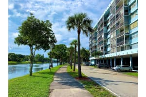 16850 S Glades Dr #2a, North Miami Beach, FL 33162, Sold 12/06/20