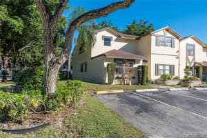 7413 NW 34th St, Lauderhill, FL 33319, Sold 01/15/21