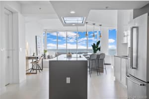 6301 Collins Ave # Lph3, Miami Beach, FL 33141, Sold 02/04/21