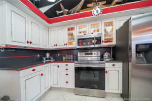 1685 SW 17th St, Boca Raton, FL 33486, Sold 05/04/21