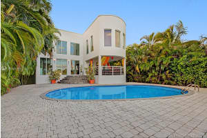 251 N Coconut Ln, Miami Beach, FL 33139, Sold 06/10/21