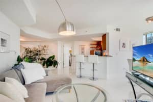 110 Washington Ave, Miami Beach, FL 33139, Sold 04/30/21