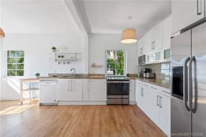 727 14th Pl APT 4, Miami Beach, FL 33139, Sold 02/08/21