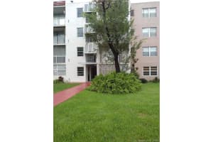 8511 NW 8th St, Miami, FL 33126, Sold 01/27/21