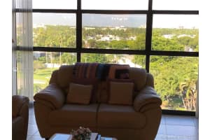 600 Parkview Dr # 1132, Hallandale Beach, FL 33009, Sold 07/16/21