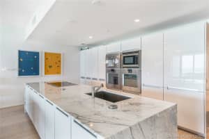 321 Ocean Dr, Miami Beach, FL 33139, Sold 06/08/21