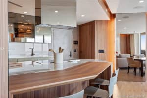 400 Alton Rd, Miami Beach, FL 33139, Sold 02/02/21