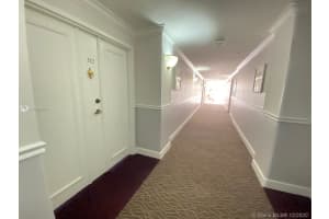 9725 NW 52nd St, Doral, FL 33178, Sold 04/02/21