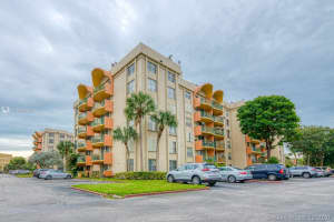 9320 Fontainebleau Blvd, Miami, FL 33172, Sold 01/21/21
