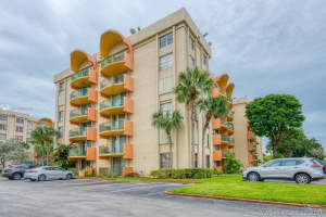9320 Fontainebleau Blvd, Miami, FL 33172, Sold 01/21/21
