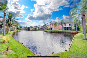 1560 N Trafalgar Cir, Hollywood, FL 33020, Sold 01/27/21