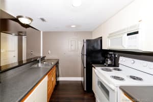 834 Ocean Dr, Miami Beach, FL 33139, Sold 09/10/21