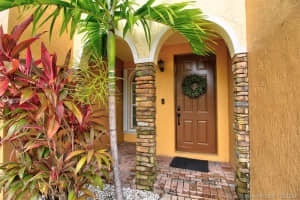 10211 NW 10th St, Miami, FL 33172, Sold 02/02/21