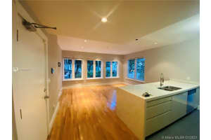 1020 Meridian Ave, Miami Beach, FL 33139, Sold 03/17/21