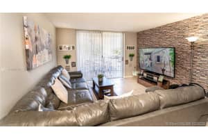 9310 Fontainebleau Blvd, Miami, FL 33172, Sold 02/26/21