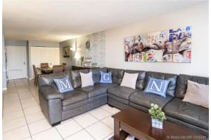 9310 Fontainebleau Blvd, Miami, FL 33172, Sold 02/26/21