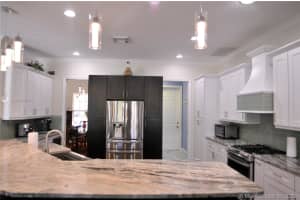 914 SW Lighthouse Dr, Palm City, FL 34990, Sold 04/17/21