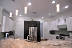 914 SW Lighthouse Dr, Palm City, FL 34990, Sold 04/17/21