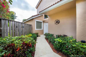 10000 NW 5th St, Plantation, FL 33324, Sold 03/01/21
