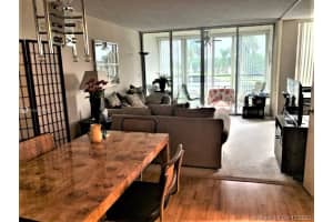 9440 Tangerine Pl, Davie, FL 33324, Sold 04/09/21