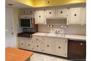 400 Diplomat Pkwy, Hallandale Beach, FL 33009, Sold 04/28/21