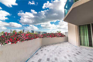 3370 Hidden Bay Dr, Aventura, FL 33180, Sold 03/15/21
