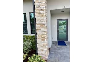 10407 NW 82nd St, Doral, FL 33178, Sold 01/25/21