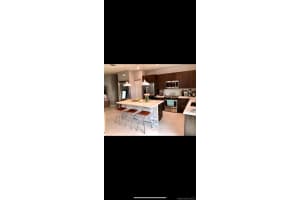 10407 NW 82nd St, Doral, FL 33178, Sold 01/25/21