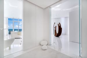 5959 Collins Ave, Miami, FL 33140, Sold 02/12/21