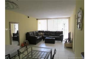 8810 Fontainebleau Blvd, Miami, FL 33172, Sold 02/08/21